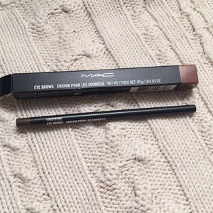 MAC eyebrow pencil in Lingering. NIB.